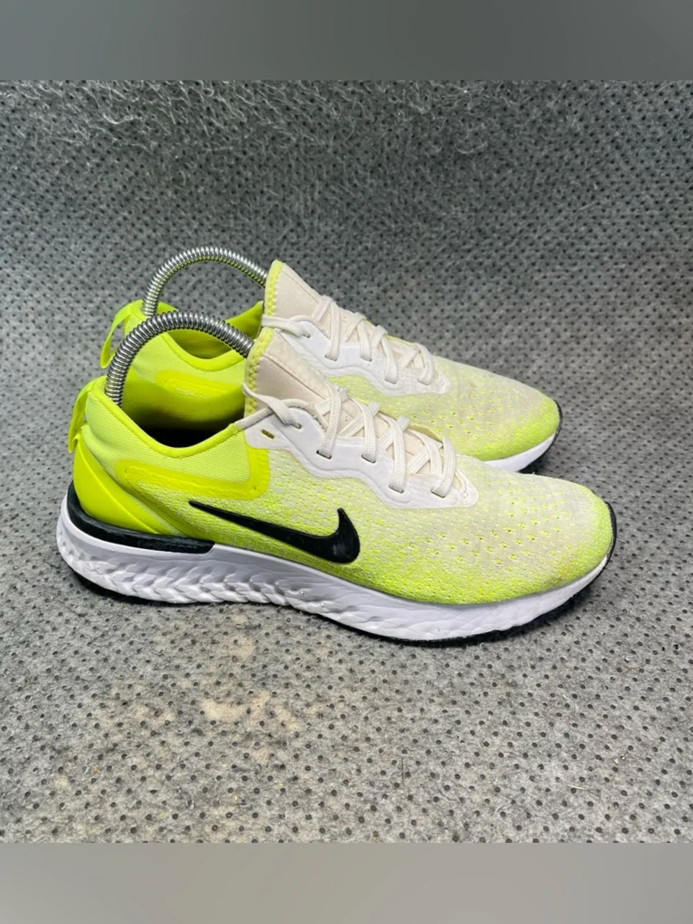 Nike Odyssey React Volt White Running Shoes Size 8 Women’s